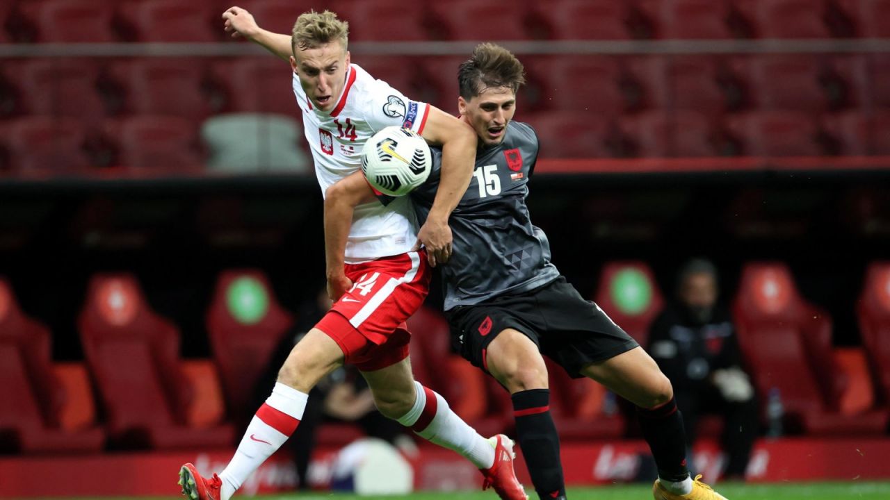 El Ms Albania Polska Adam Buksa Wdarl Sie Do Skladu Przekonal Paulo Souse Zagra Obok Lewandowskiego I Zapracuje Na Transfer Sport Tvp Pl
