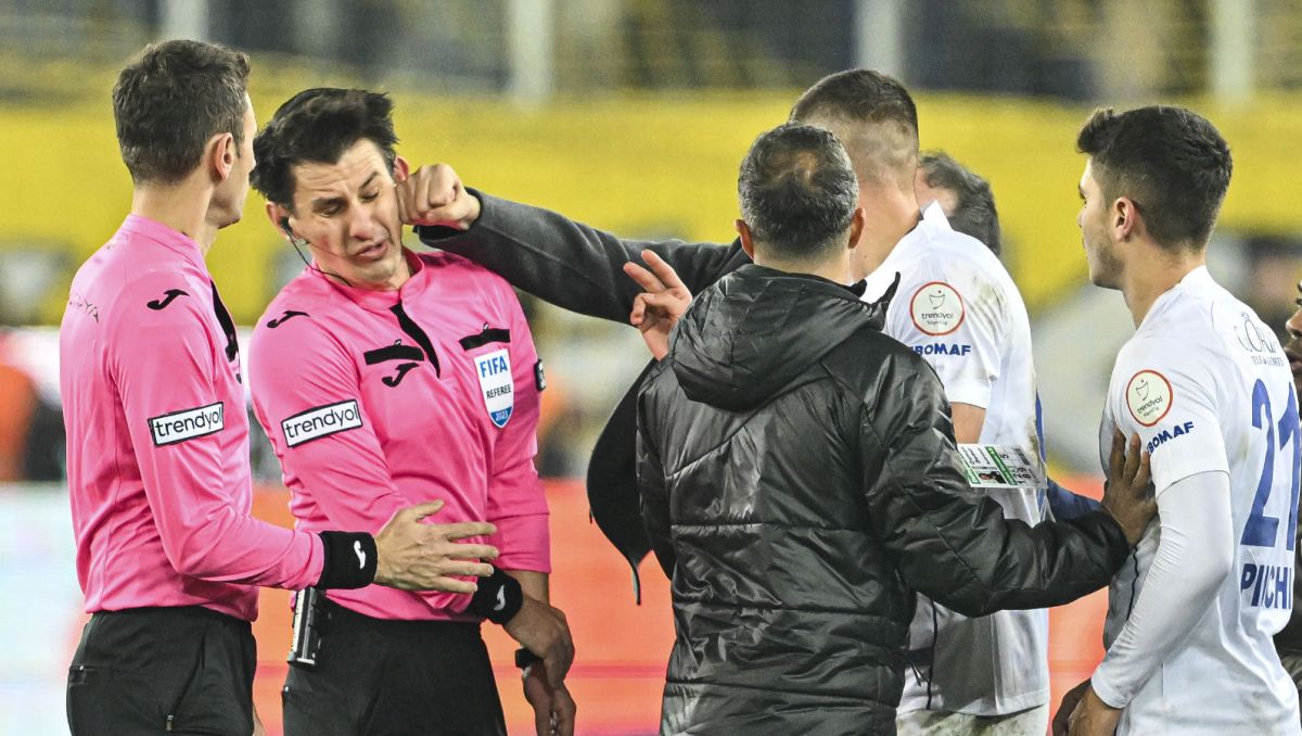 Sędzia pobity przez prezesa Ankaragucu. "Chce zrezygnować" | TVP SPORT