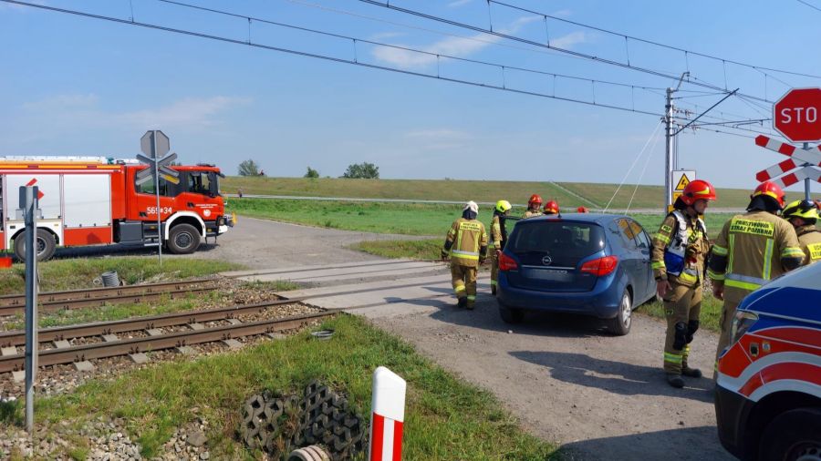 Do wypadku doszło na przejeździe kolejowym. Fot. Śląska Policja