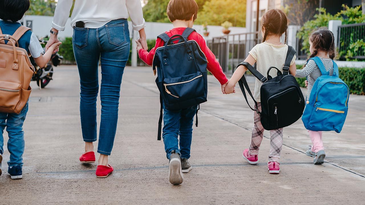 Strategia demograficzna na lata 2020-2040 ma być jeszcze bardziej rewolucyjna niż program „Rodzina 500 plus” (fot. Shutterstock/ Potential Filmmaker) Strategia demograficzna na lata 2020-2040 ma być jeszcze bardziej rewolucyjna niż program „Rodzina 500 plus” (fot. Shutterstock/ Potential Filmmaker)