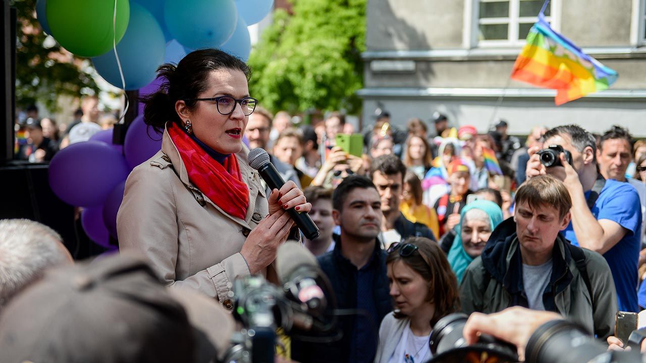 Aleksandra Dulkiewicz na manifestacji LGBT (fot. Mateusz Slodkowski/SOPA Images/LightRocket via Getty Images)