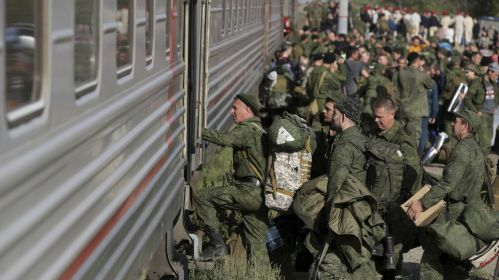 Российские новобранцы едут на железнодорожной станции в Волгоградской области России. 29 сентября 2022 года. Снимок носит иллюстративный характер. Фото: AP / East News