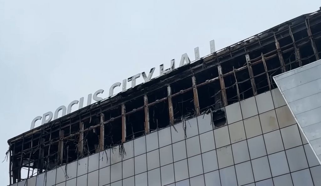 Канцэртная зала «Crocus City Hall» пасля тэракту. Скрыншот з відэа sledcom.ru