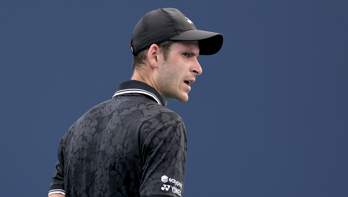 Polak nie wróci po turnieju w Miami do człowej dziesiątki rankingu ATP (fot. Getty Images)