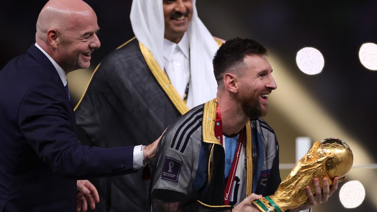 Leo Messi z nagrodą MVP finałów MŚ po raz drugi w historii (fot. PAP/EPA)