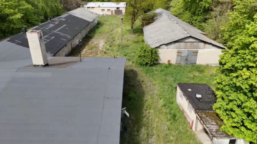 Niebezpieczne odpady pod Łodzią. Koszty spadły na gminę (fot. TVP3 Łódź)