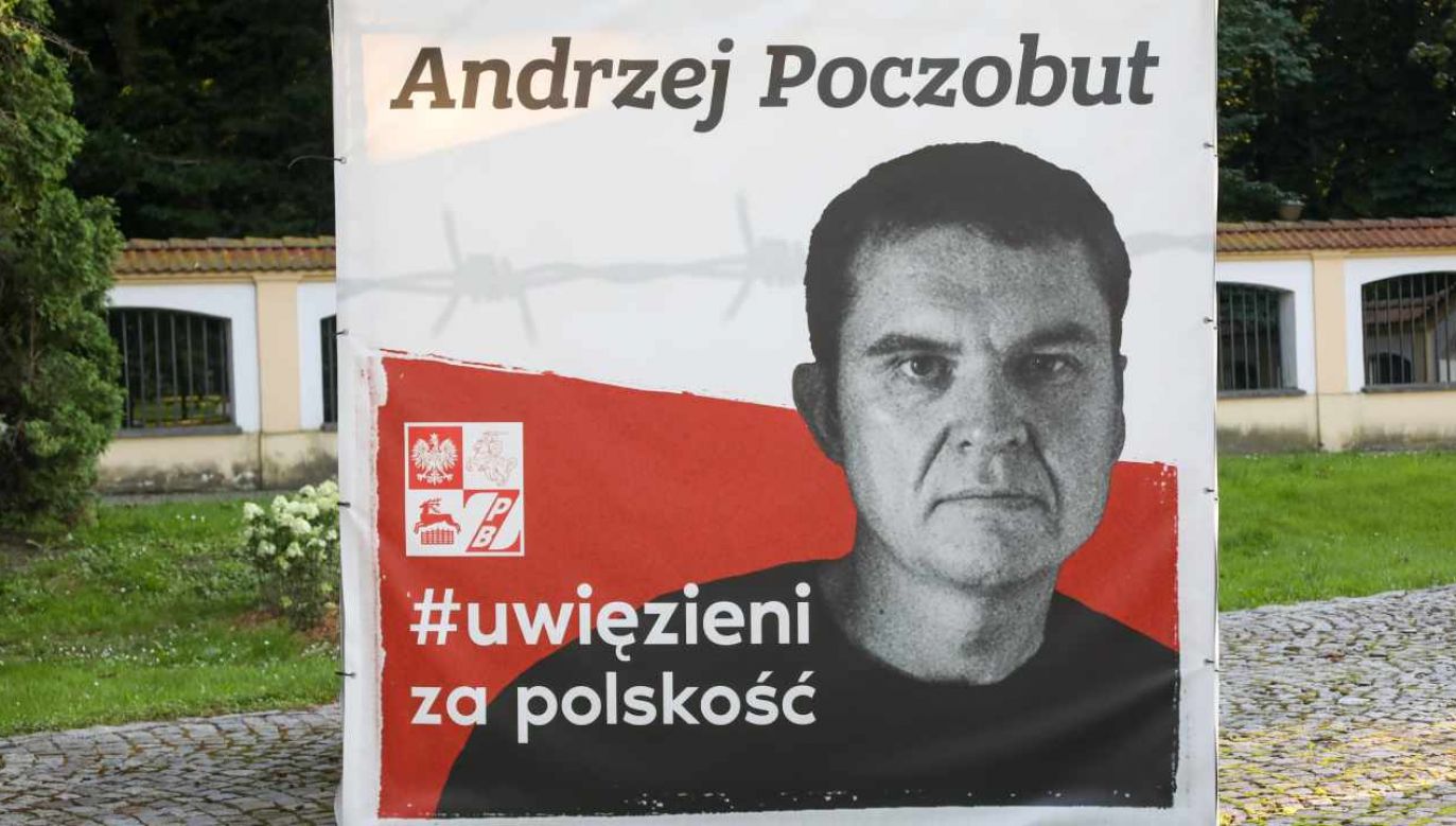 Andrzej Poczobut przebywa za kratami od blisko dwóch lat (fot.arch. PAP/Artur Reszko)
