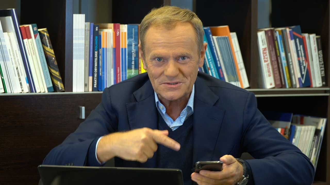 Donald Tusk komentuje urodziny Roberta Mazurka (fot. FB/Platforma Obywatelska)