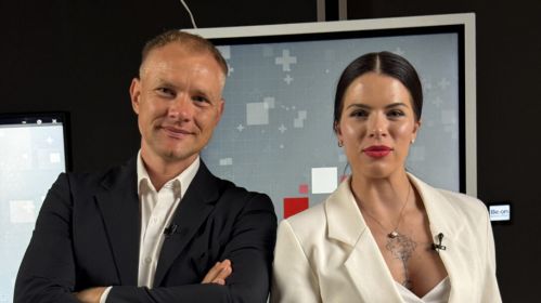 Врач и блогер Андрей Беловешкин и предпринимательница в сфере здоровья Надежда Дамковская во время записи новой программы «Белсата» «Без рецепта». Фото предоставлено редакции