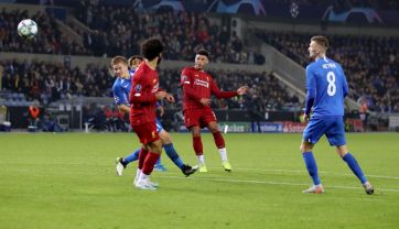 Alex Oxlade-Chamberlain strzela gola na 2:0 (Fot. Getty)