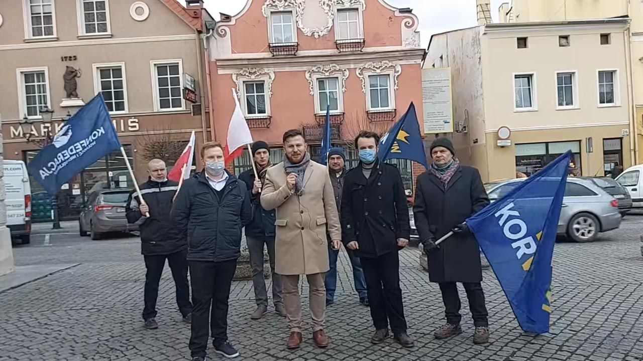 Wydarzenie zgromadziło siedem osób (fot. Facebook/KORWiN - Opole) Wydarzenie zgromadziło siedem osób (fot. Facebook/KORWiN - Opole)