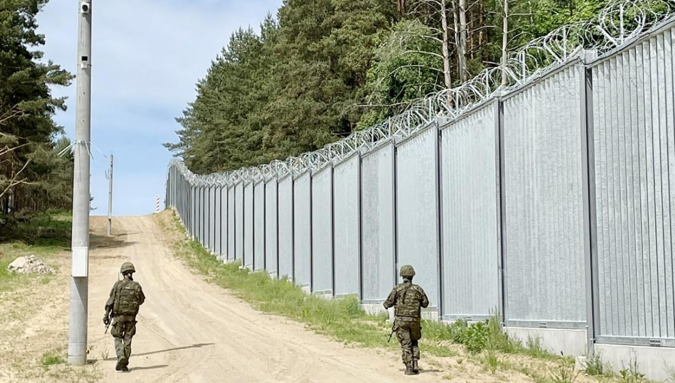 Zapora na granicy z Białorusią ma 187 km długości (fot. TT/@pisorgpl)