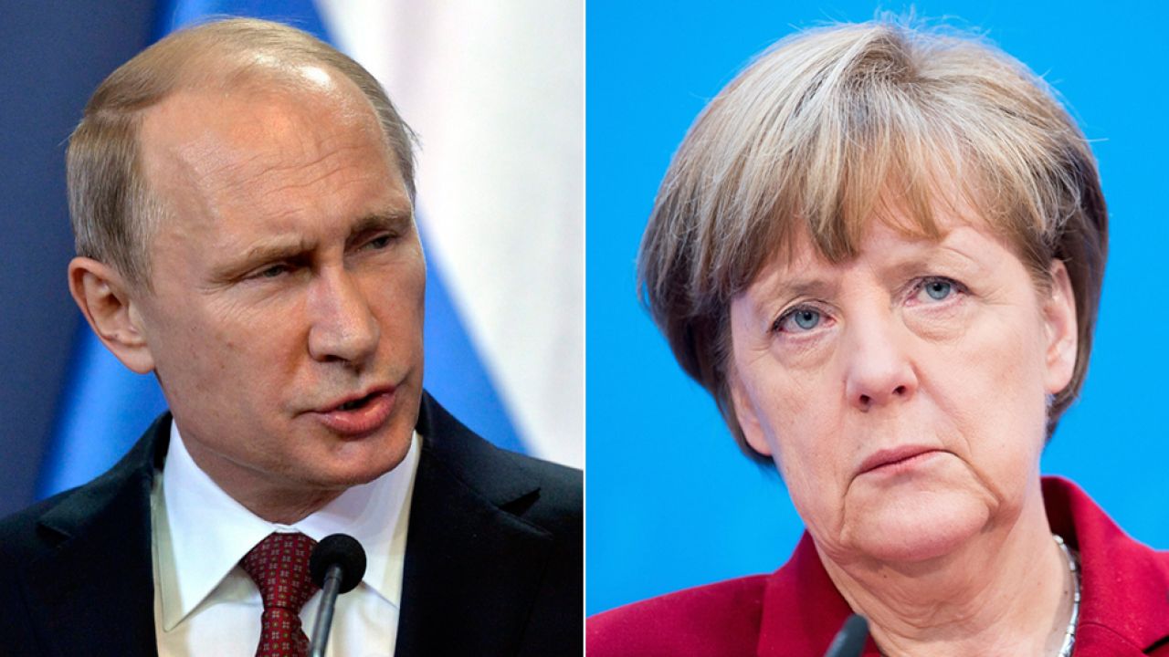 Władimir Putin i Angela Merkel (fot.PAP/EPA/SZILARD KOSZTICSAK/MAURIZIO GAMBARINI) Władimir Putin i Angela Merkel (fot.PAP/EPA/SZILARD KOSZTICSAK/MAURIZIO GAMBARINI)