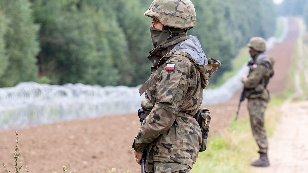 Od czwartku w pasie przygranicznym z Białorusią obowiązuje stan wyjątkowy (fot. Dominika Zarzycka/NurPhoto via Getty Images) Od czwartku w pasie przygranicznym z Białorusią obowiązuje stan wyjątkowy (fot. Dominika Zarzycka/NurPhoto via Getty Images)