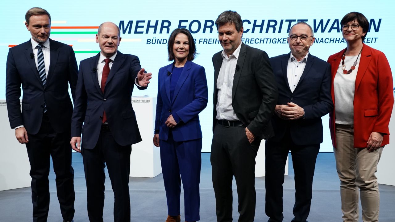 Nowa rządowa koalicja w Niemczech: SPD, Zieloni i FDP (fot. PAP/EPA)