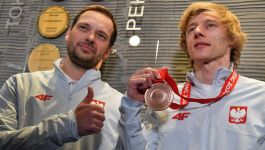 Trener Michal Doleżal i Dawid Kubacki (fot. PAP/Piotr Nowak) Trener Michal Doleżal i Dawid Kubacki (fot. PAP/Piotr Nowak)