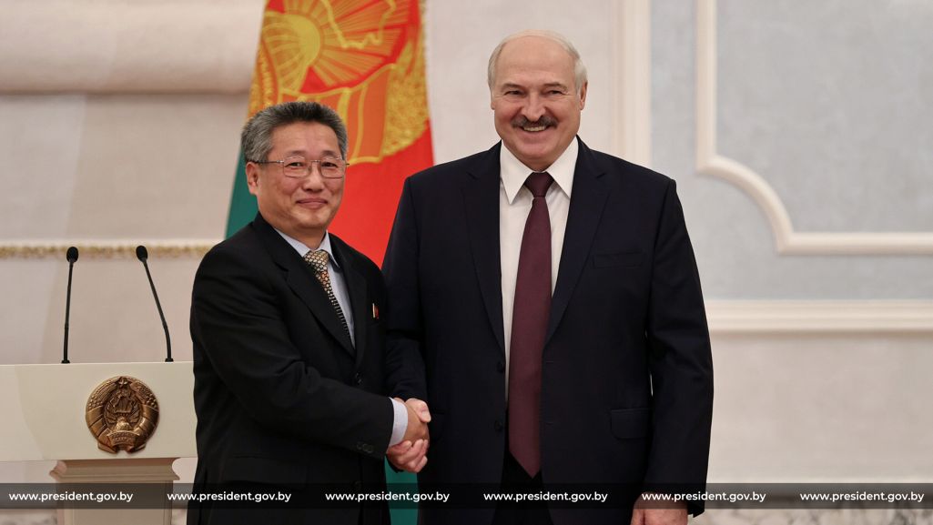 Беларуская дэлегацыя ў Пхеньян, КНДР. 17 красавіка 2024 года. (Фота: Kcna.kp)
