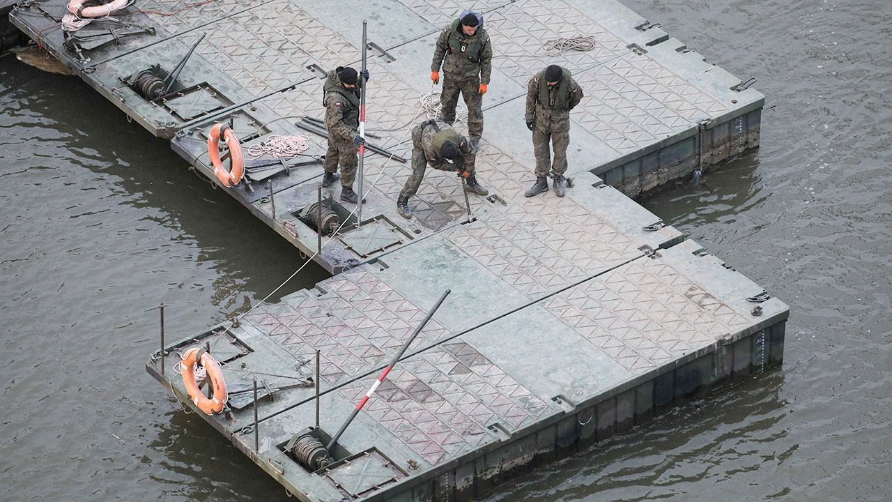 Podczas spotkania podsumowano przebieg awarii i naprawy kolektorów (fot. PAP/Paweł Supernak) Podczas spotkania podsumowano przebieg awarii i naprawy kolektorów (fot. PAP/Paweł Supernak)