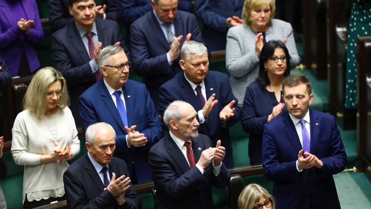 Sejm przyjął uchwałę w związku z niedawnymi wypowiedziami prezydenta Rosji (fot. PAP/Rafał Guz)