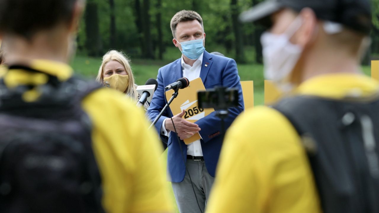 PO zaliczyła spadek, który skutkuje potwierdzeniem jej słabości względem Polski 2050 Hołowni (fot. PAP/Lech Muszyński) PO zaliczyła spadek, który skutkuje potwierdzeniem jej słabości względem Polski 2050 Hołowni (fot. PAP/Lech Muszyński)