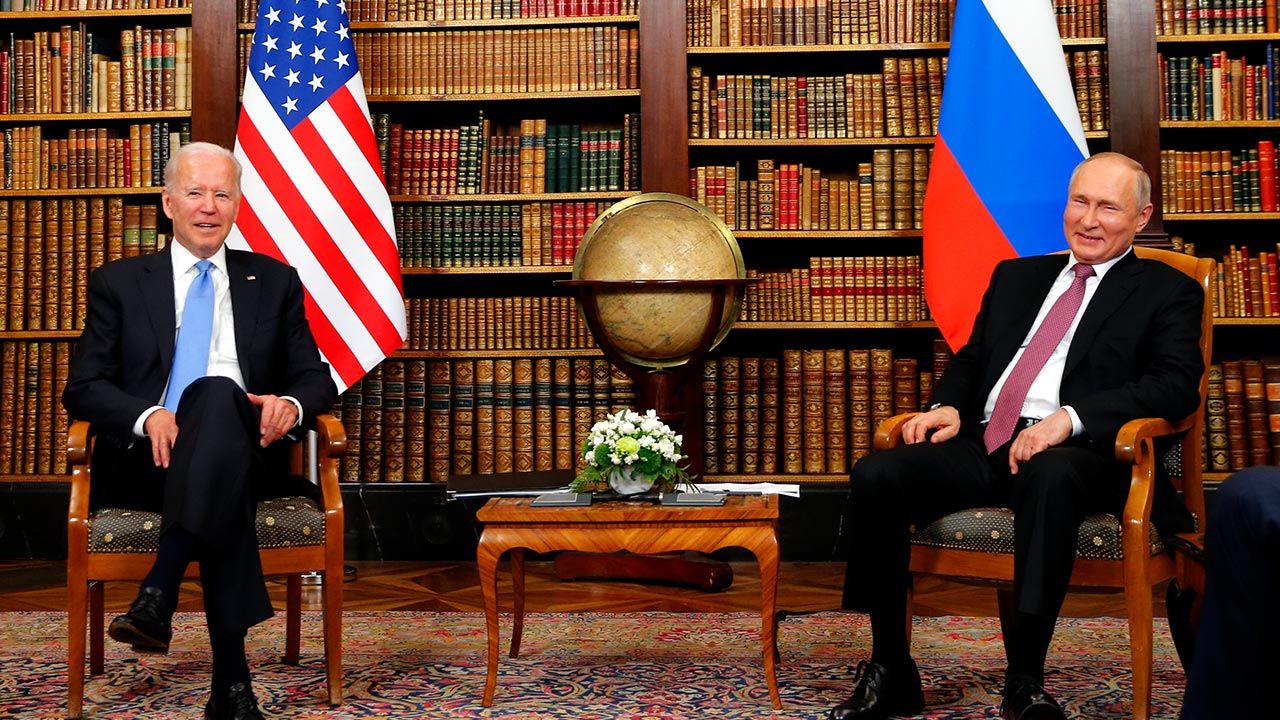 Rosja liczy na spotkanie Putina z Bidenem (fot. Denis Balibouse - Pool/Keystone via Getty Images)