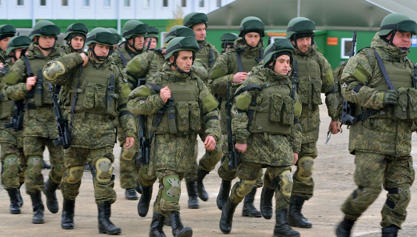 Rośnie liczba przypadków ucieczek grup rosyjskich żołnierzy (fot. Arkady Budnitsky/Anadolu Agency via Getty Images)