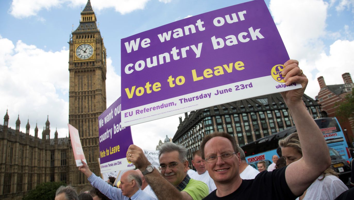 M voting. Leave Country. Why Britain decided to leave the eu.. Decision to leave. Leave eu.