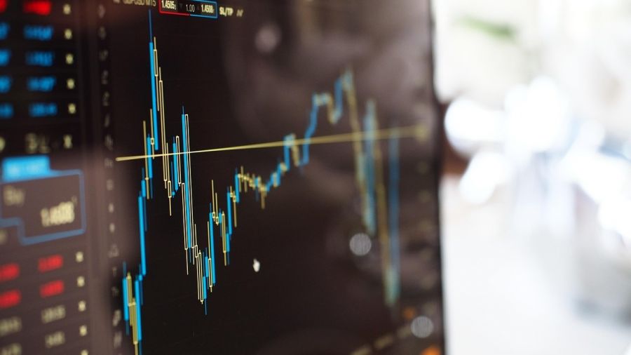 Najczęściej wyłudzeń dokonują osoby, które podają się za tzw. brokerów inwestycyjnych. Fot. Pixabay.com
