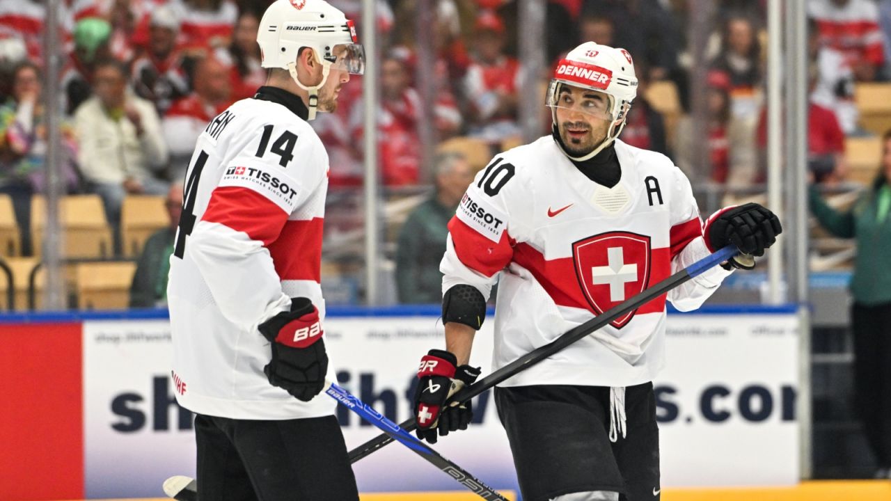 Andres Ambuhl został najstarszym zdobywcą hat-tricka na MŚ Elity (fot. Getty Images)