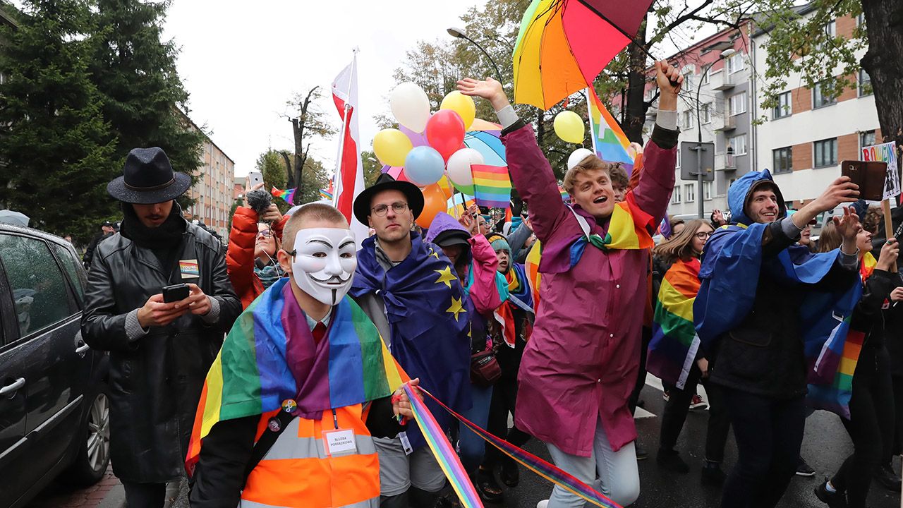 Uczestnicy Marszu Równości, który w ostatnią niedzielę przeszedł ulicami Nowego Sącza (fot.  PAP/Grzegorz Momot, zdjęcie ilustracyjne)