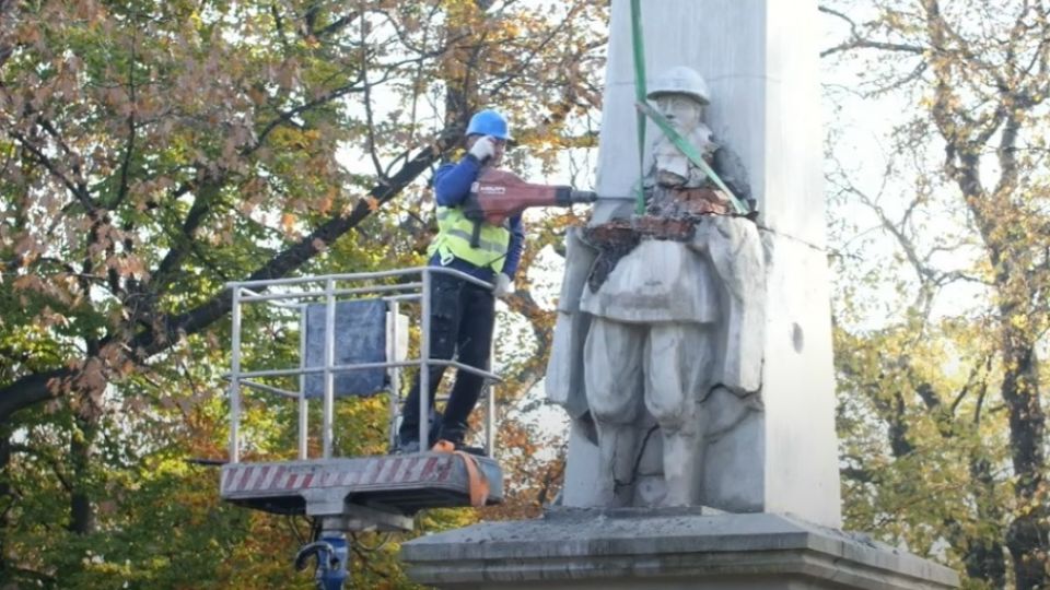 Pomniki Armii Czerwonej sukcesywnie demontowane z polskiej przestrzeni publicznej