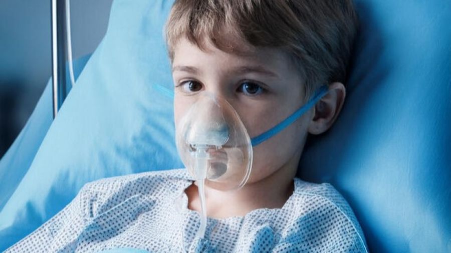 Ostrzeszów. 7-letni Kacper jest jednym z pacjentów szpitala, który zbiera na remont oddziału pediatrycznego (fot. siepomaga.pl/ostrzeszow-pediatria)