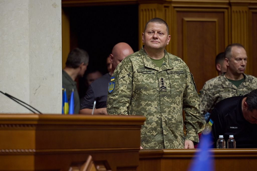 Валерый Залужны падчас пасяджэння Вярхоўнай Рады Украіны з нагоды Дня дзяржаўнасці Украіны. 28 ліпеня 2022 года. (Фота: president.gov.ua / commons.wikimedia.org, CC BY-SA 4.0)