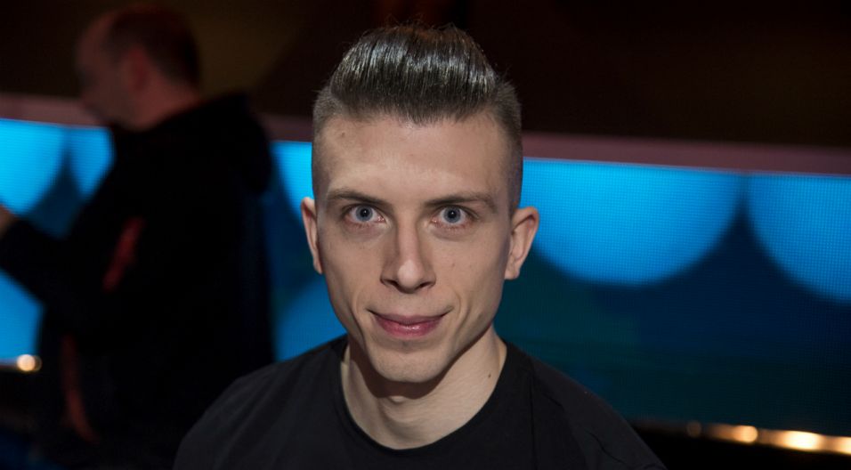 Adrian Lewoc, śpiewający „Sen się spełni”, mieszka w Trójmieście, tak jak członkowie Kombii (fot. TVP)